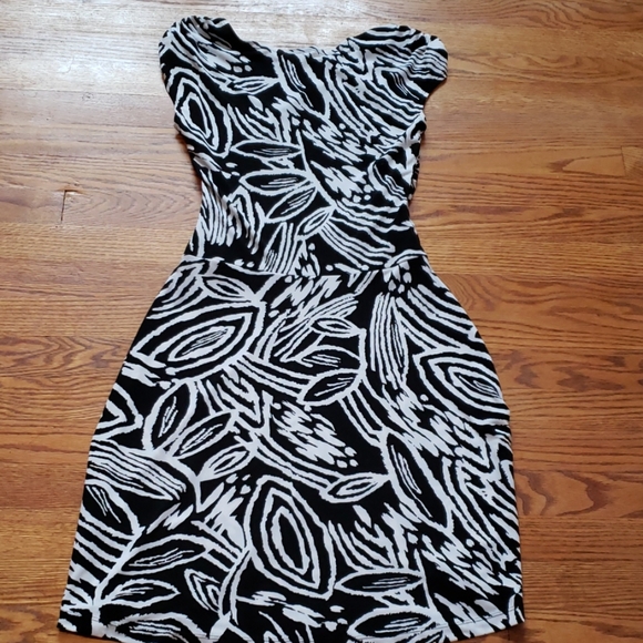 Dress - Picture 4 of 6